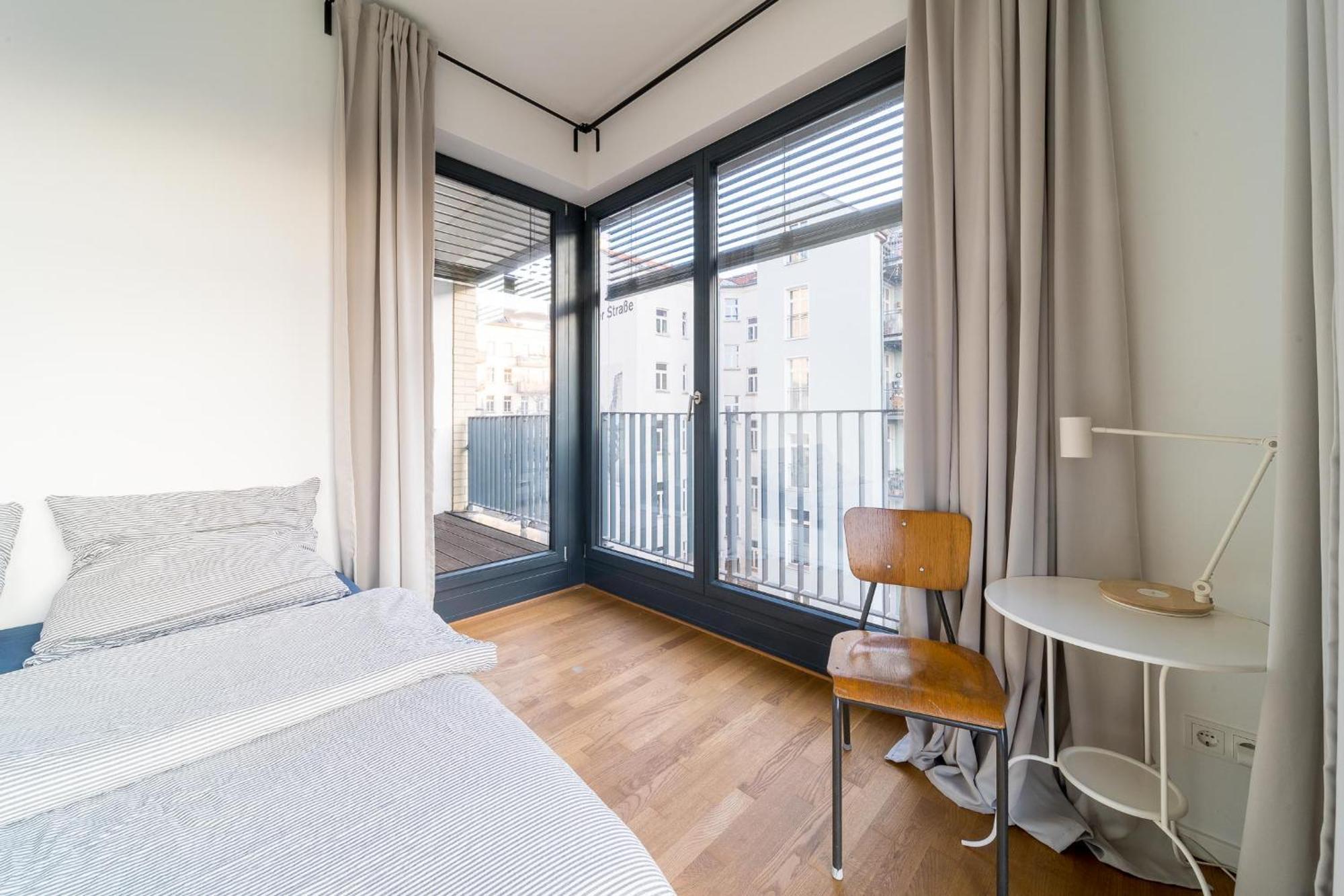 2 Bedroom Mauerpark-Apartment, Berlin Mitte View Calendar Ngoại thất bức ảnh