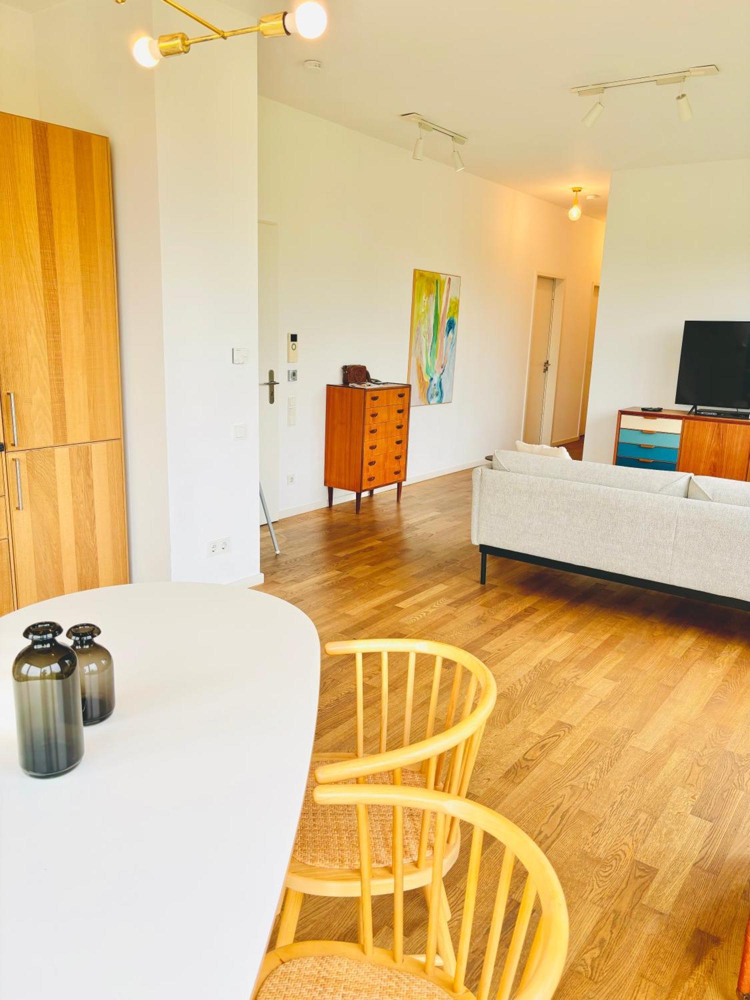 2 Bedroom Mauerpark-Apartment, Berlin Mitte View Calendar Ngoại thất bức ảnh